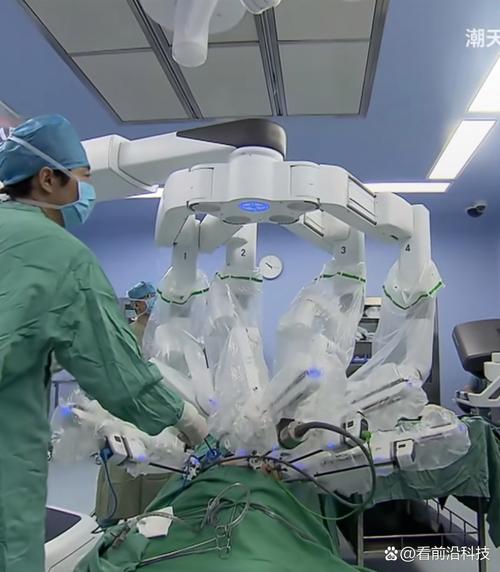 若干年后,家里的家务由机器人高效完成,工厂里机器人精准无误地生产